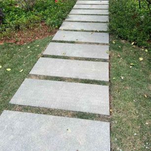 武汉 芝麻黑小区踏步、汀步石铺装效果