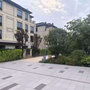 武汉 芝麻白与芝麻白搭配铺装，尺寸1200*600