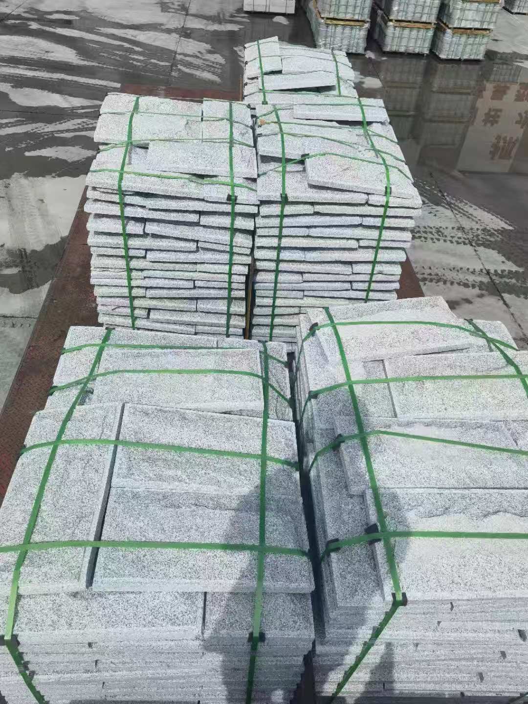 武汉 芝麻白蘑菇石装车出货