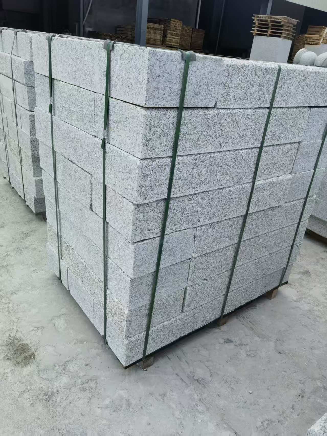 武汉 芙蓉白火烧两面路沿石