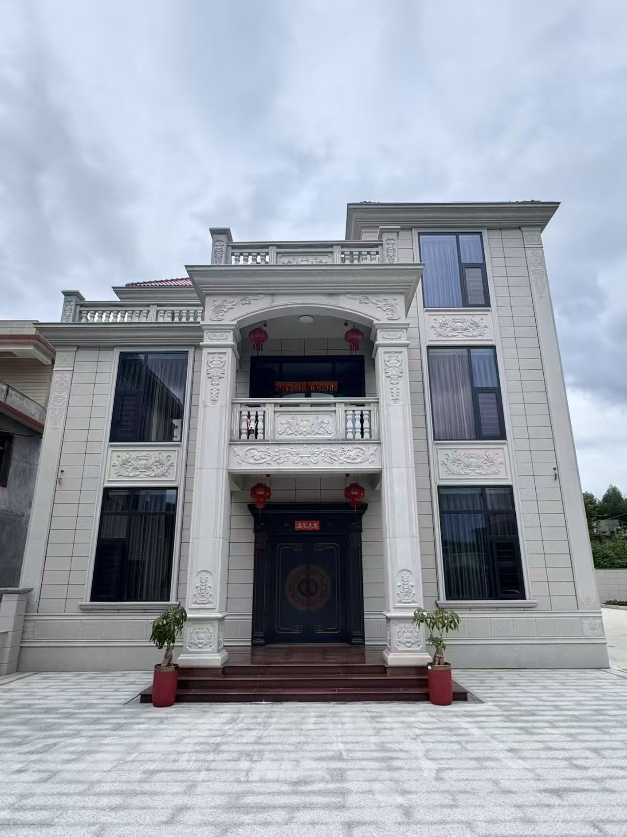 武汉 芝麻白石材别墅干挂案例展示