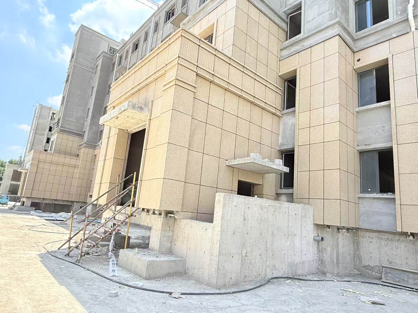 武汉 黄金麻干挂，工地实拍