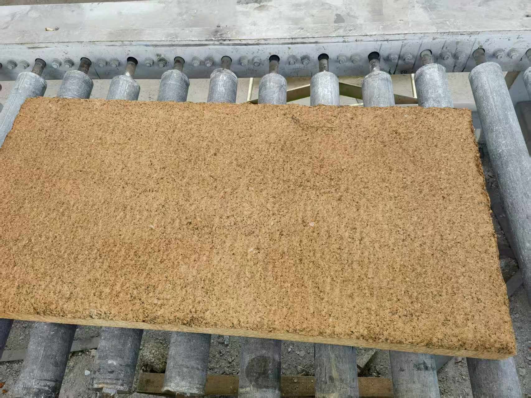 武汉 菠萝面老石板，做旧仿古石，流水线生产加工